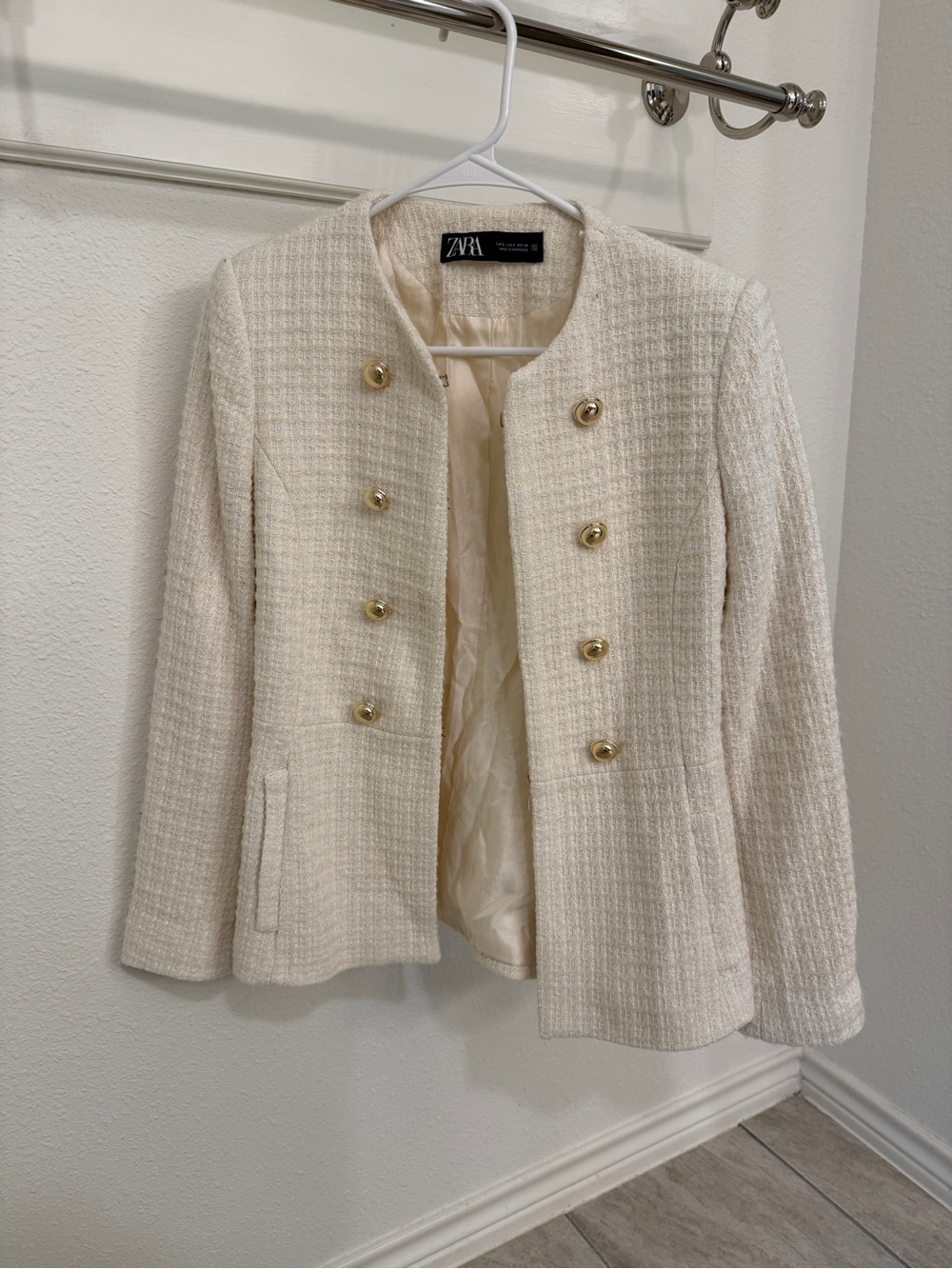 ZARA Cream Bouclé Double-Breasted Blazer with Gold Buttons